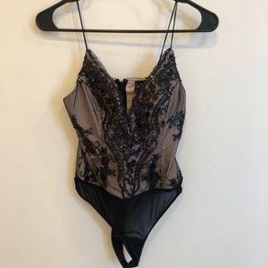 SEQUIN DETAIL BODYSUIT / WINDSOR